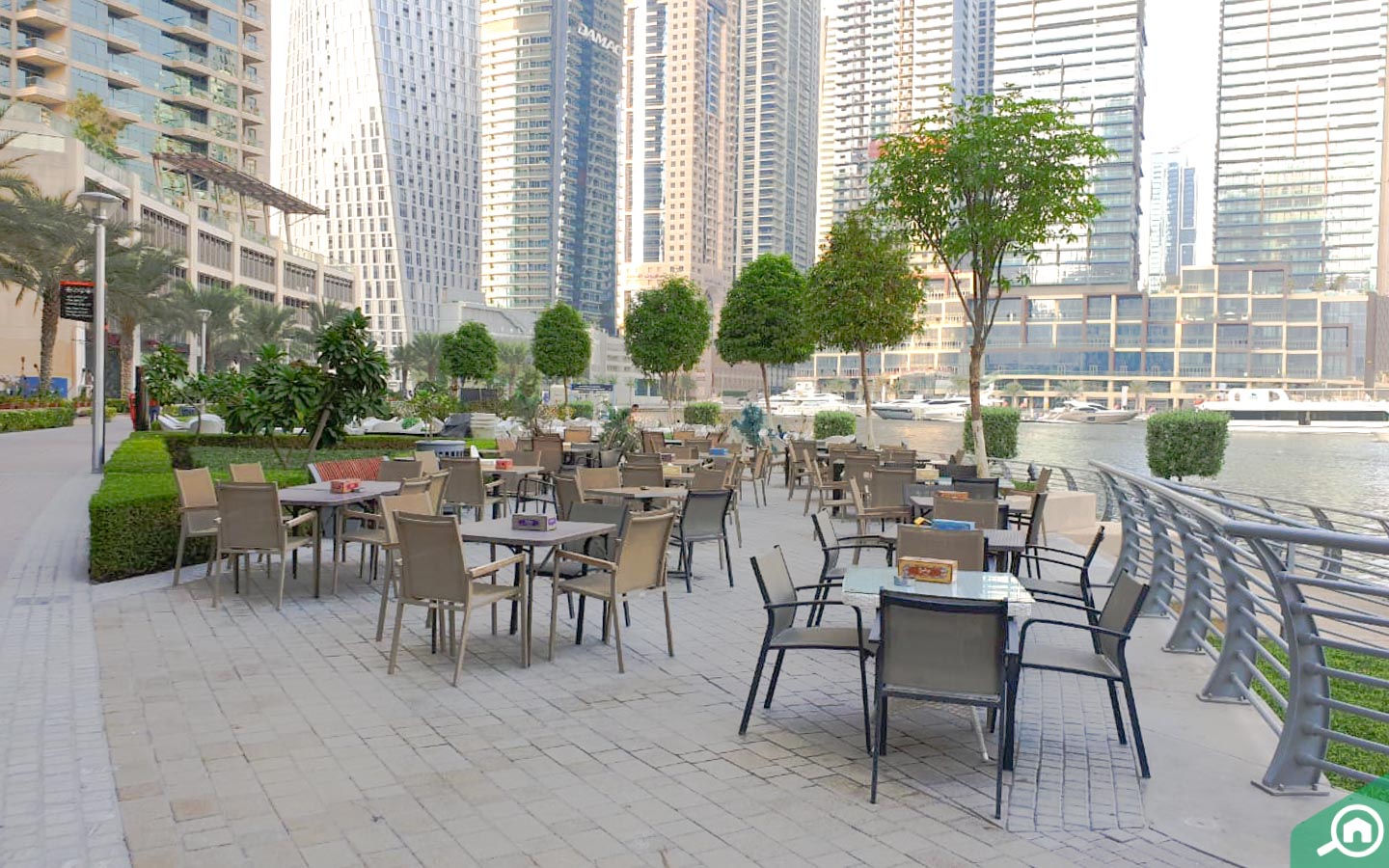 restaurants near Marina Wharf 2