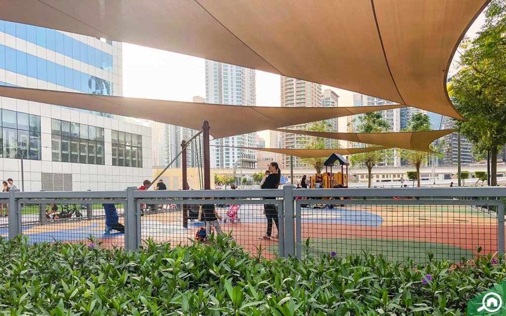 park near jumeirah bay x1 tower
