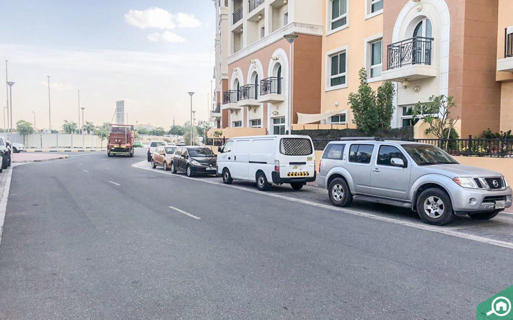 parking spaces in green park residence