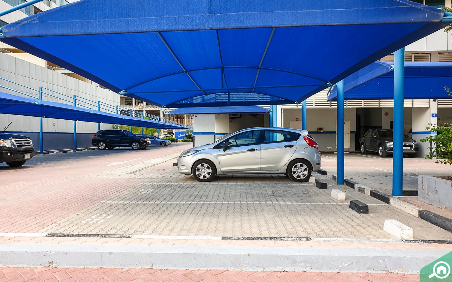 Covered parking space in Al Noor Tower