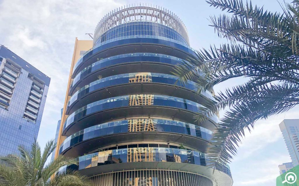 signature building with restaurants