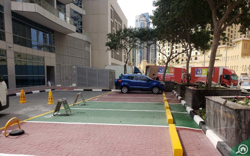 Bay Central West also provides Street Parking