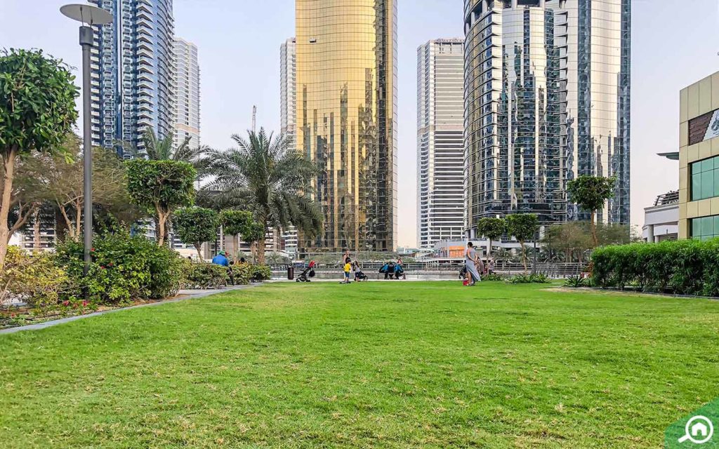 jlt park near dubai arch tower