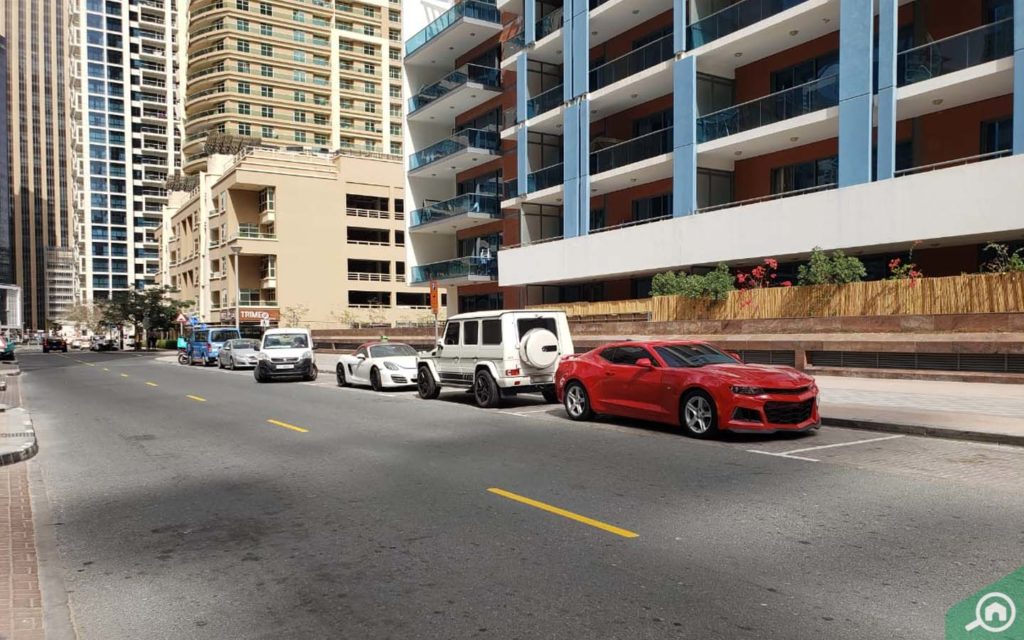 مواقف سيارات