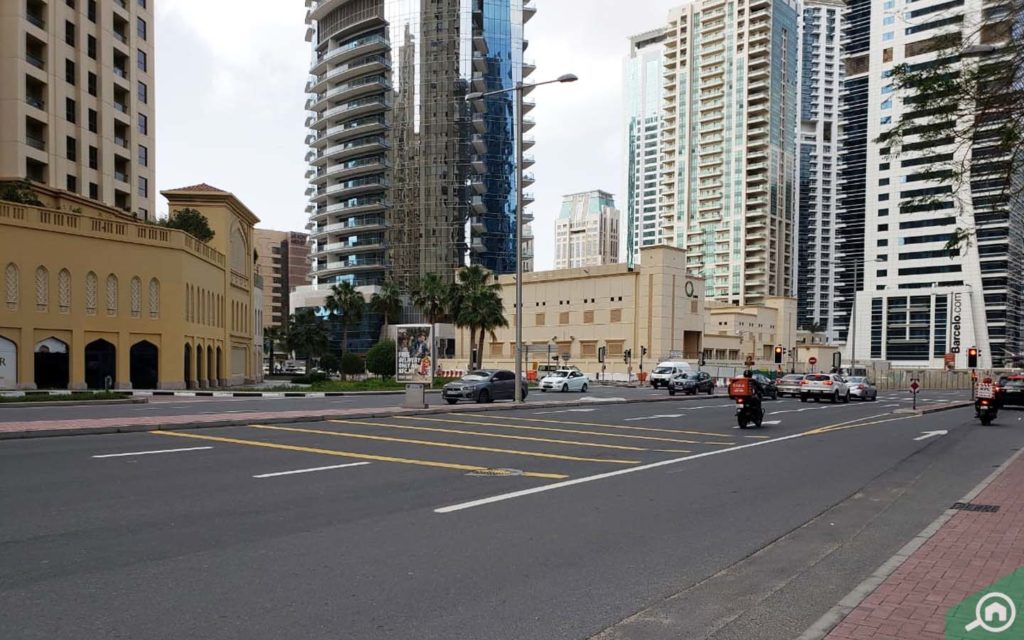 شارع في دبي مارينا