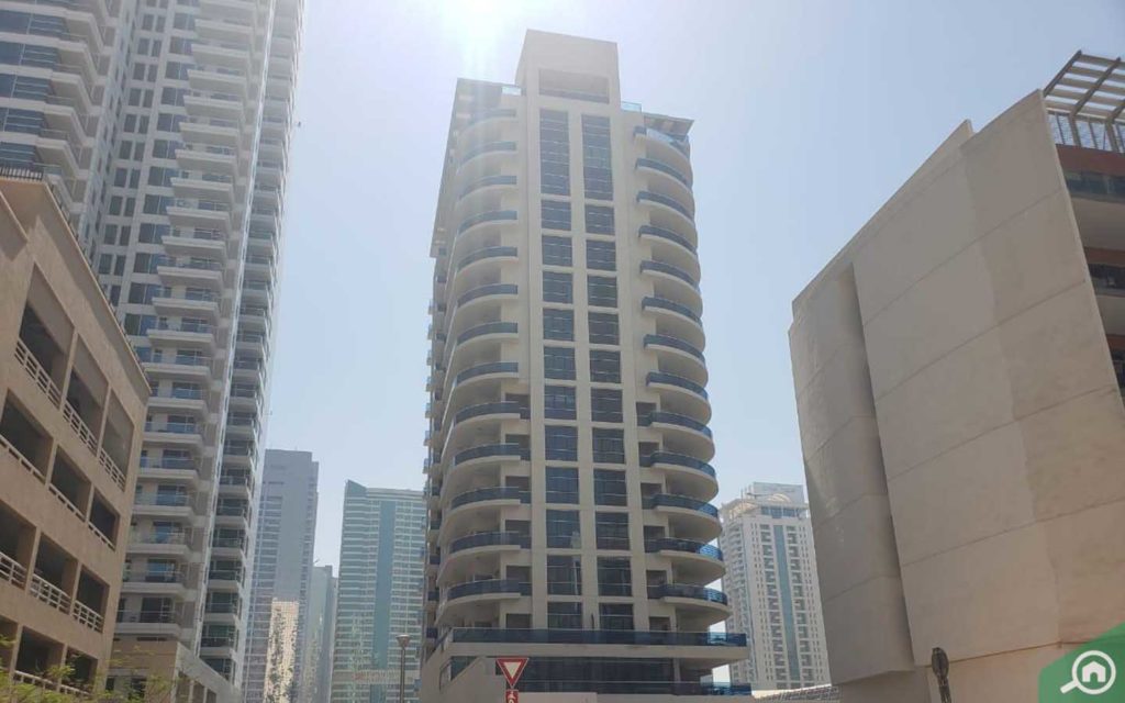 outside view of cascades tower dubai marina
