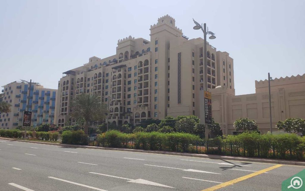 outside view of The Fairmont Palm Residence South
