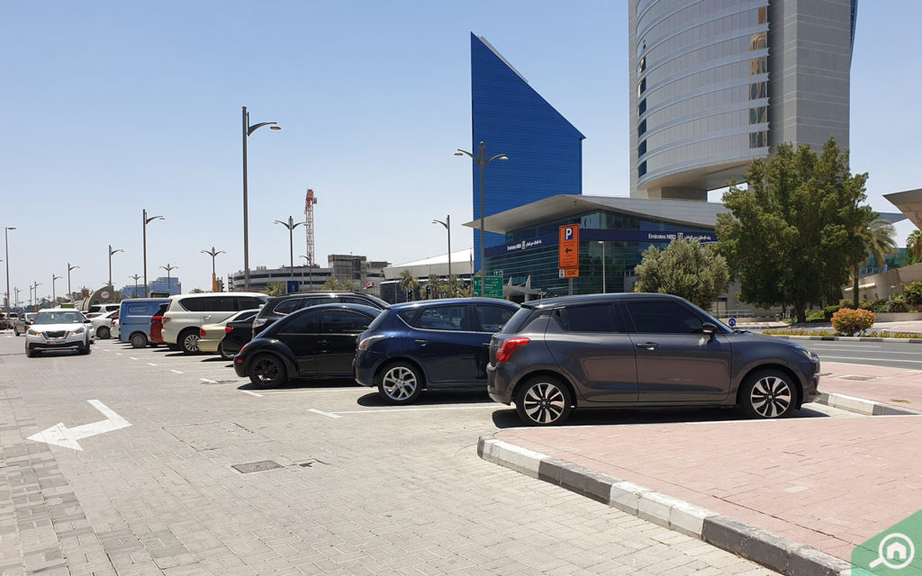 مواقف سيارات