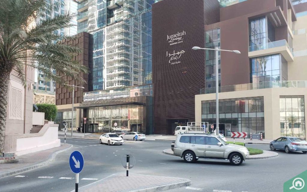 دوار بجانب برج جميرا ليفينج بوابة المارينا
