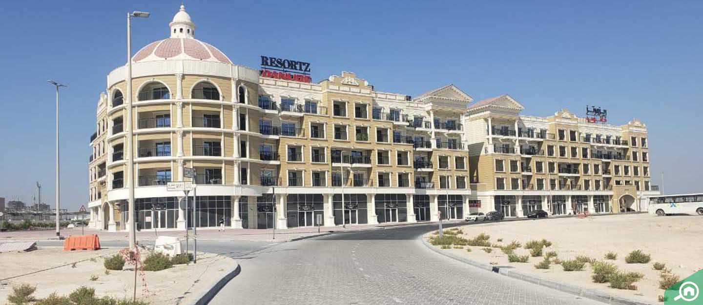 Resortz by Danube, Arjan
