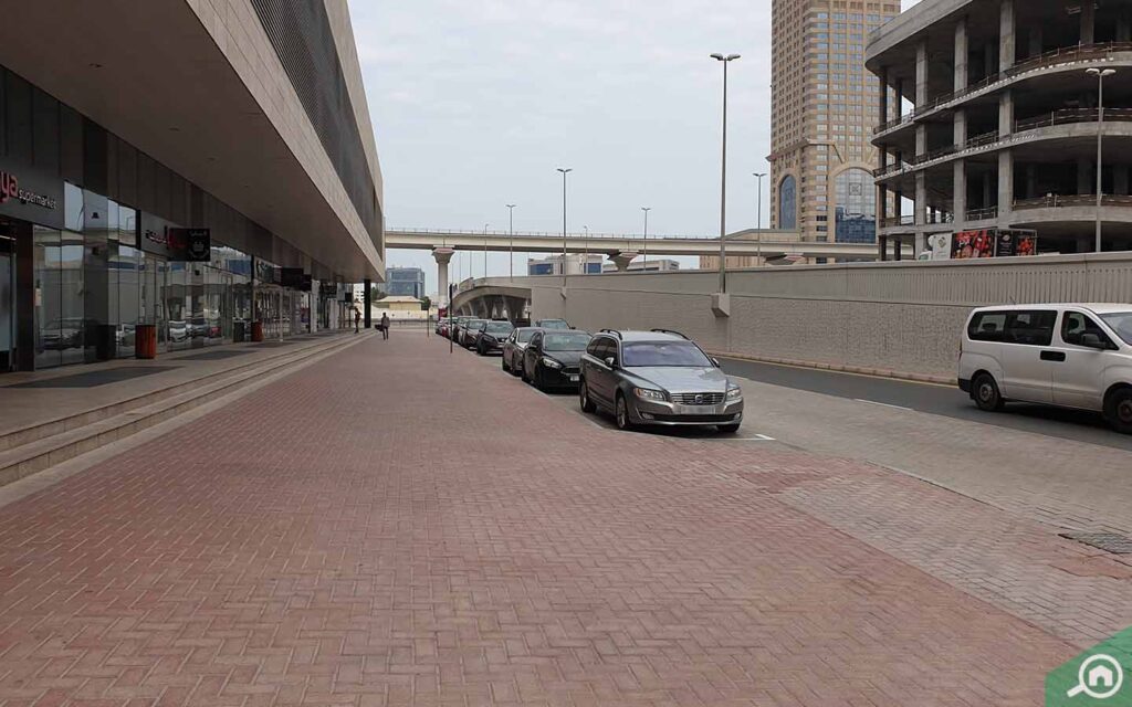 Parking in The Onyx, The Greens